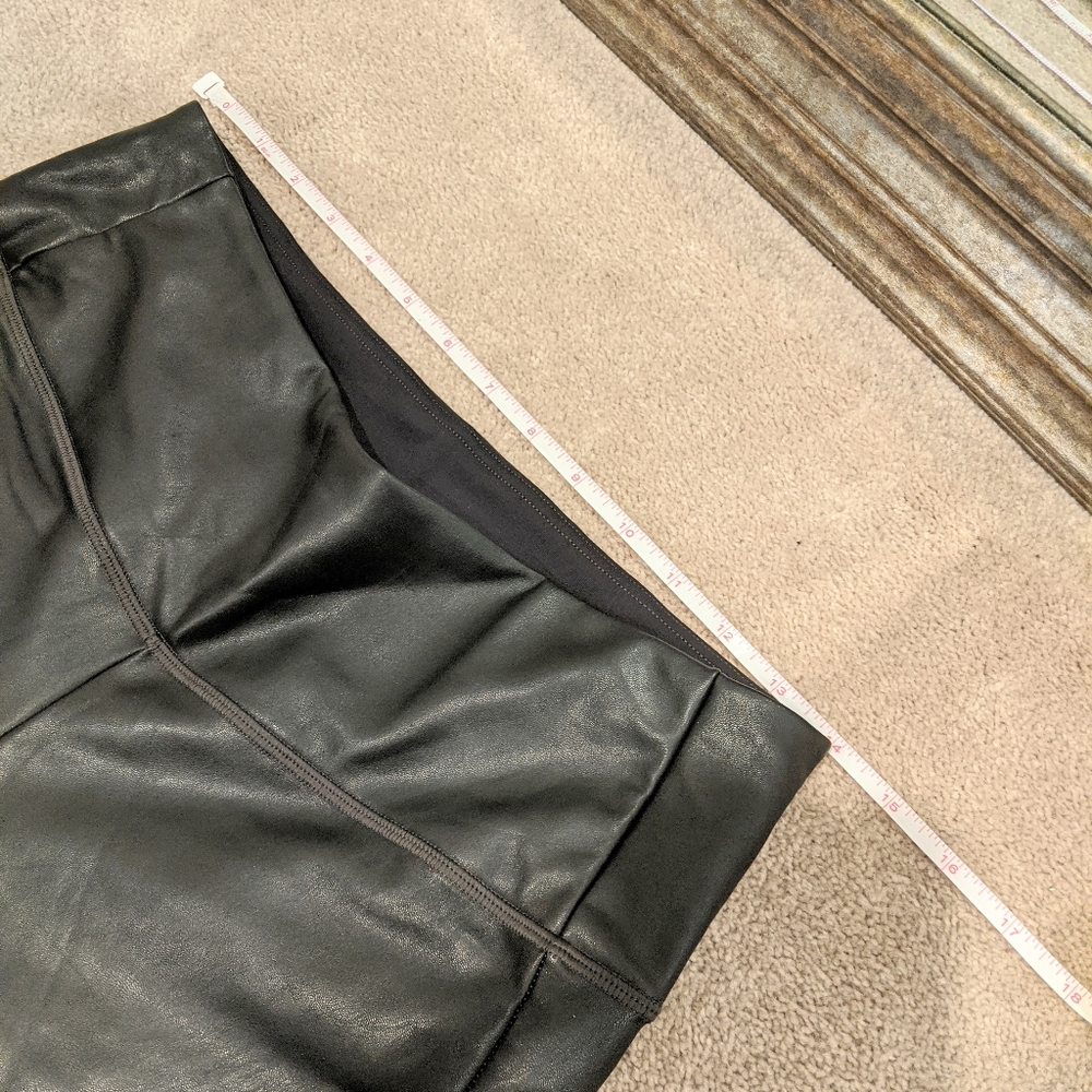 Athleta Faux Leather Fleece Lined Leggings M - Picture 8 of 9